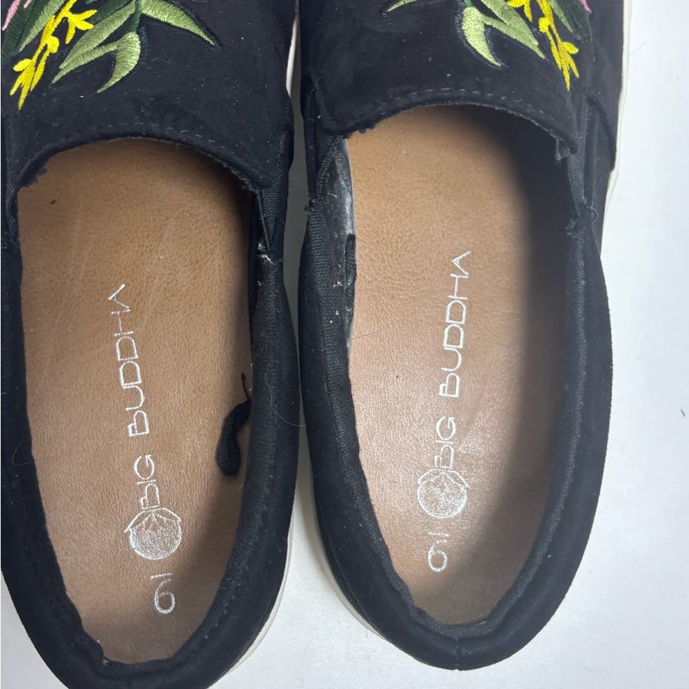 Big Buddha Black Floral Embroidered Slip-On Flats Women's Size 9 - Picture 4 of 8